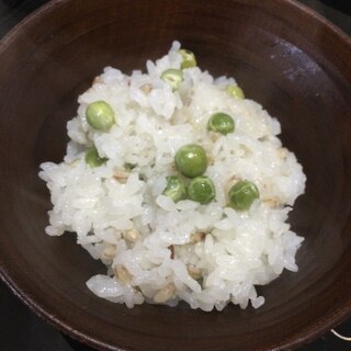 昆布茶でモチモチ豆ご飯